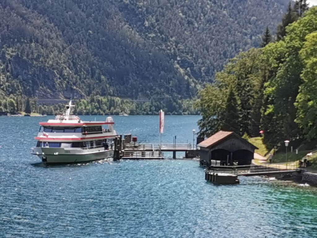 Mit dem Schiff zur Gaisalm - die einzige Alm in Tirol, die per Schiff erreichbar ist