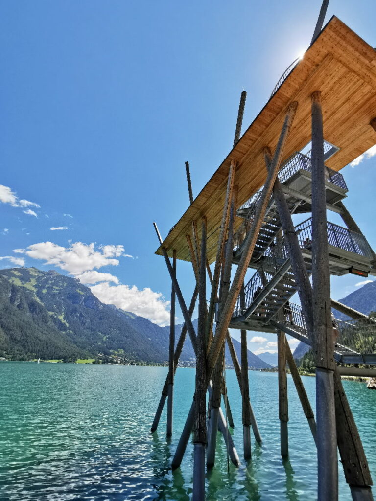 Achensee Ausblick - per Auto erreichbar: Die Aussichtsplattform in Pertisau