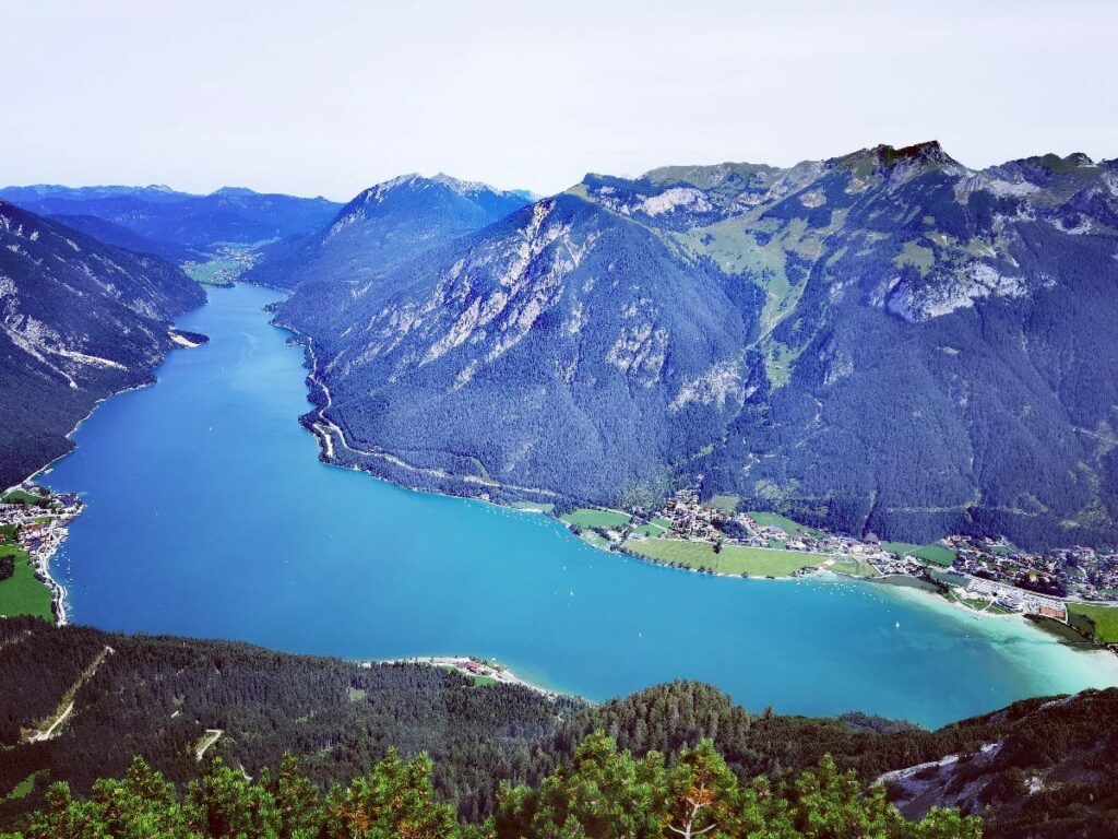 Das ist der Ausblick am Bärenkopf über die Achensee Berge 